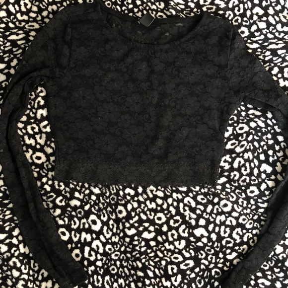 Black Lace Crop Top (long sleeved) - Picture 3 of 3